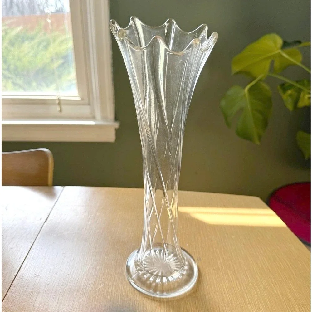 1900s VTG Dugan Swung Vase Glass Clear 8 Twisted Ribs Spiralex Elegant